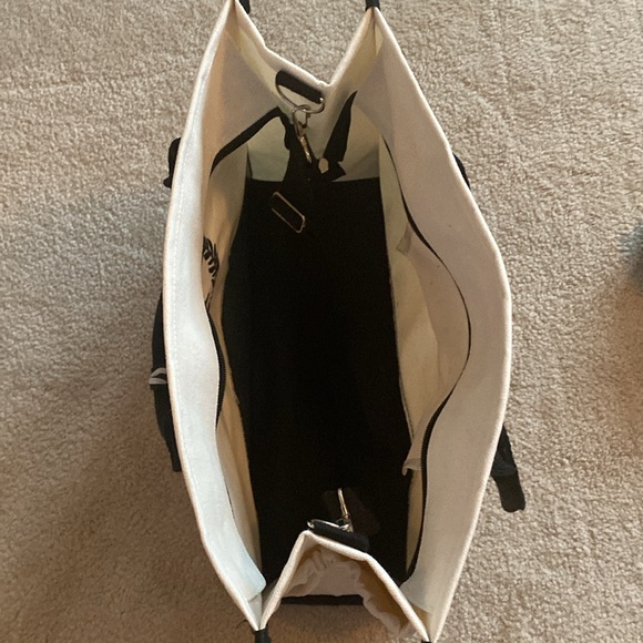 NWOT Canvas black and cream A tote bag and makeup bag - Picture 3 of 7